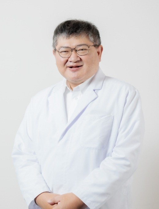 円谷 邦泰